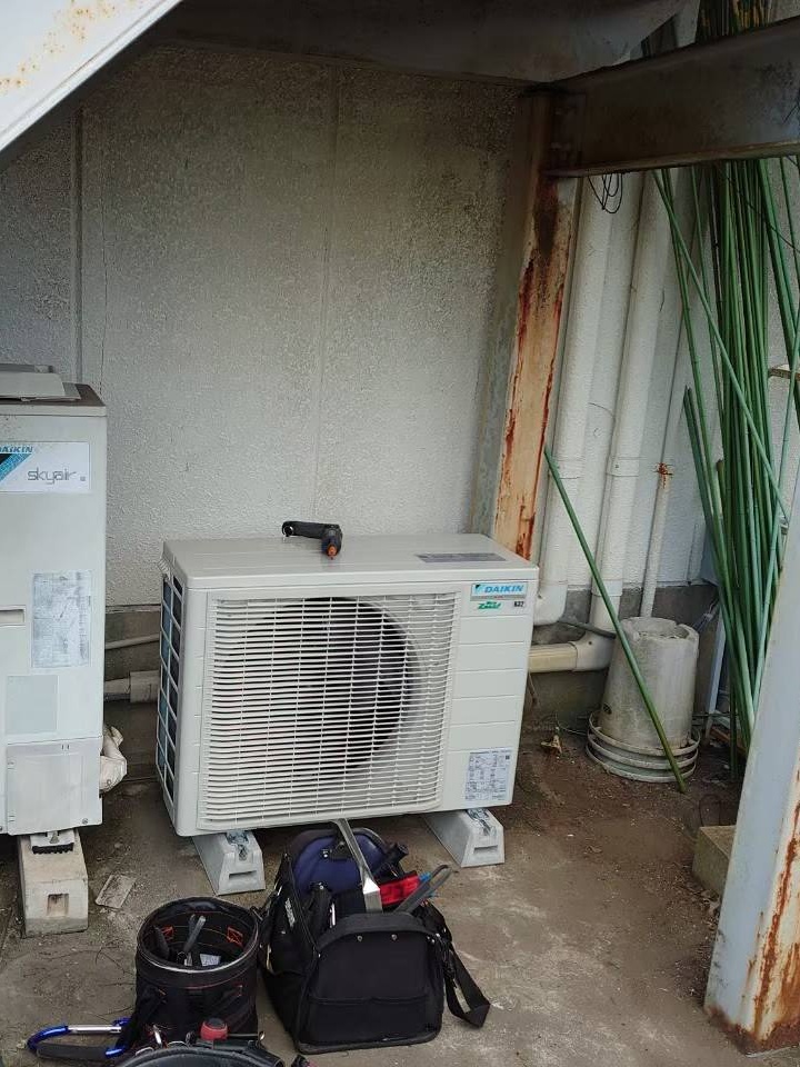 業務用エアコン、日本オフィス空調　施工後室外機